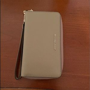 Michael Kors Wristlet